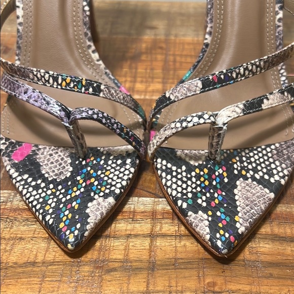 BCBG BCBGMAXAZRIA AVERY Multicolor SNAKE LEATHER HIGH HEEL SANDALS, Women’s 8.5 - Picture 4 of 6